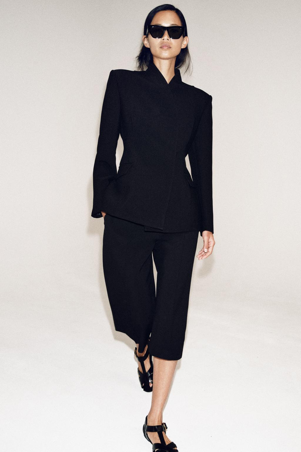 HOURGLASS BLAZER