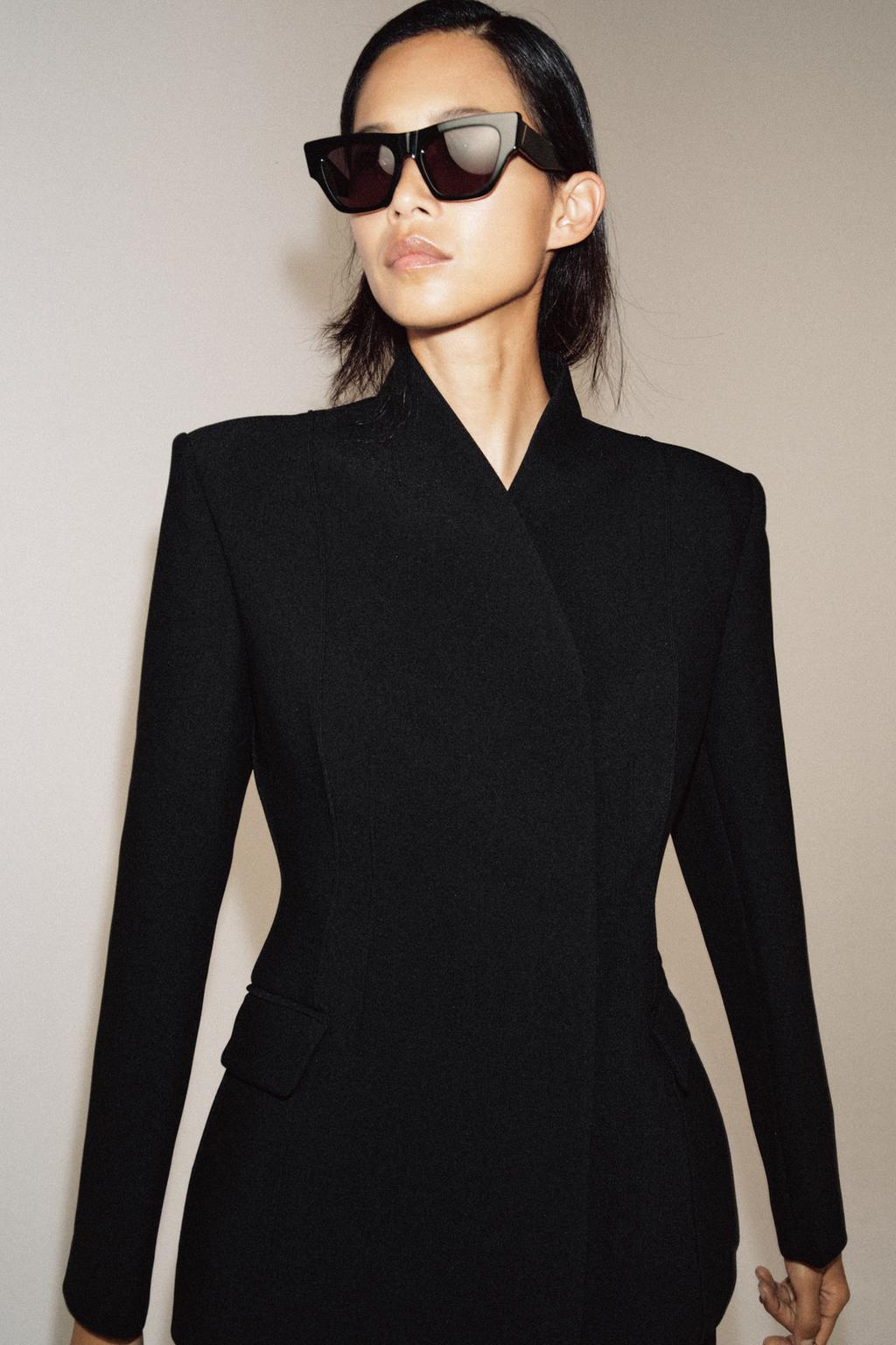 HOURGLASS BLAZER