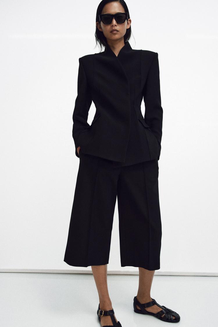 HOURGLASS BLAZER