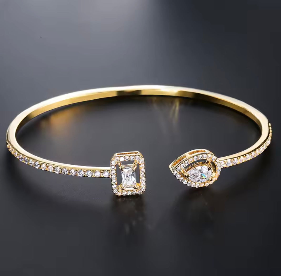 GOLD BRACELET