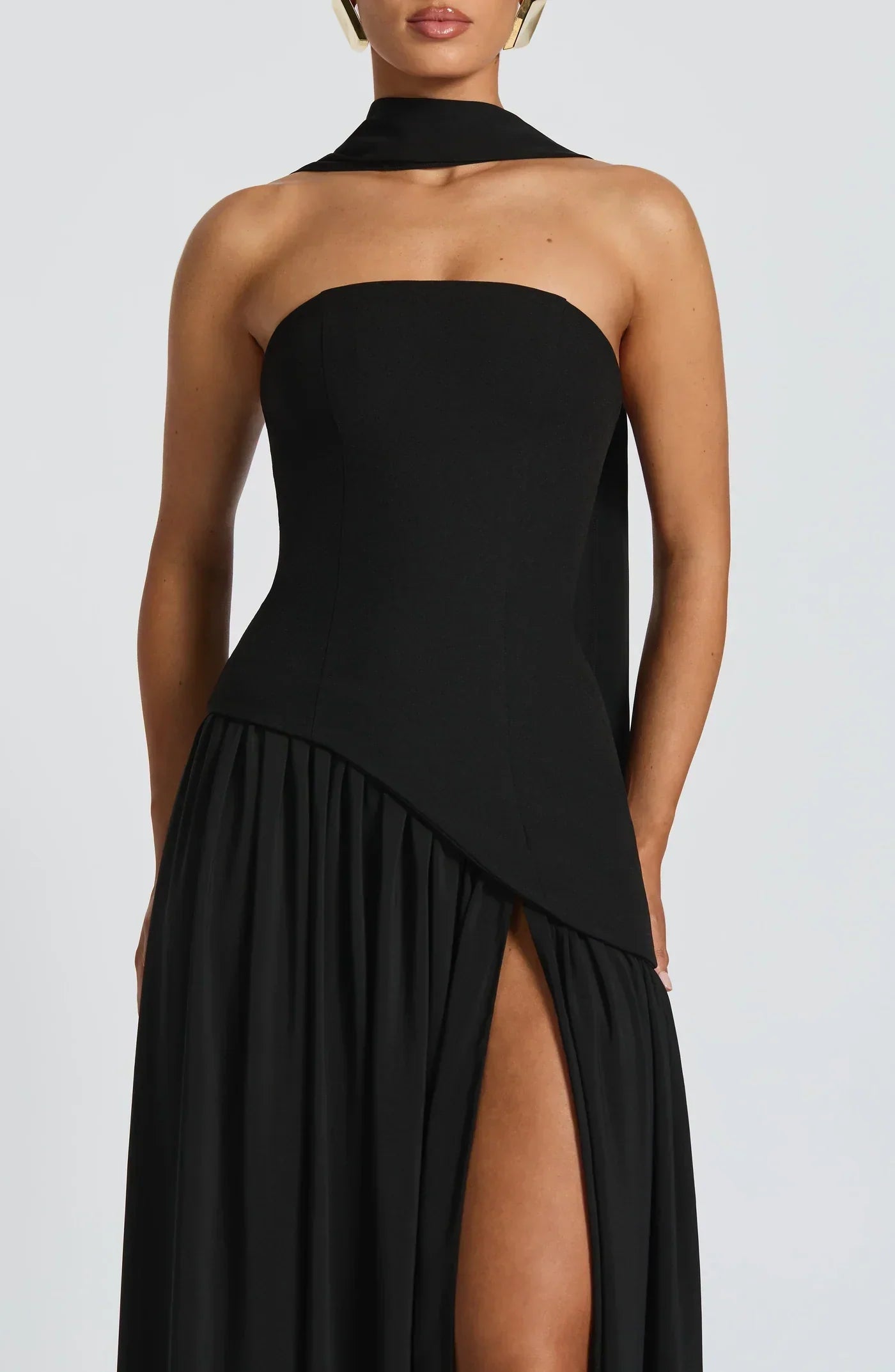 Mia – Sculptural Dress